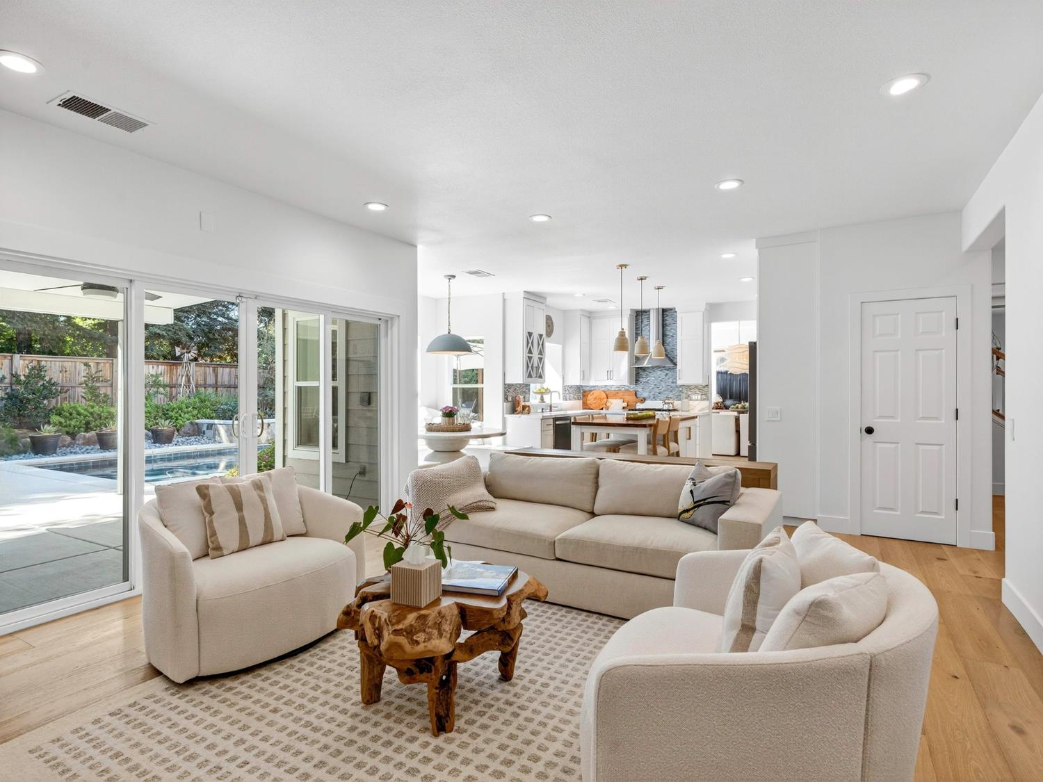 Davis, California, 95618, United States, 5 Bedrooms Bedrooms, ,3 BathroomsBathrooms,Residential,Active,1929454