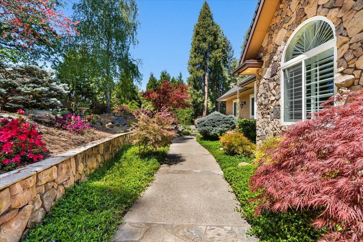 Grass Valley, California, 95945, United States, 4 Bedrooms Bedrooms, ,4 BathroomsBathrooms,Residential,Active,1798051