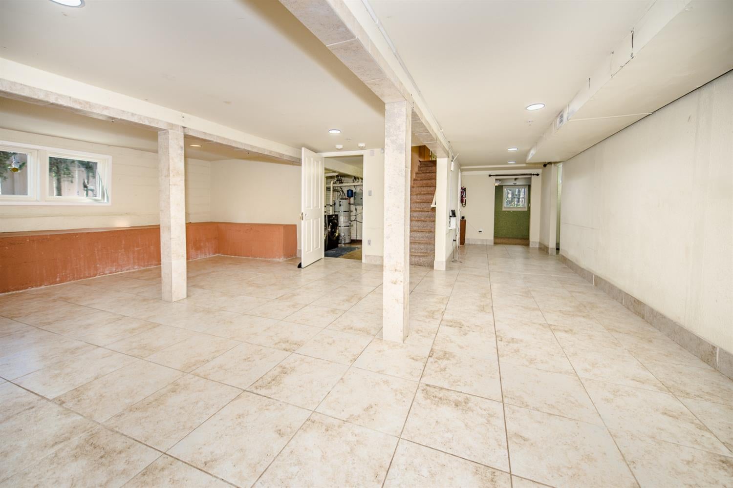 Woodland, California, 95695, United States, 5 Bedrooms Bedrooms, ,4 BathroomsBathrooms,Residential,Active,1843839