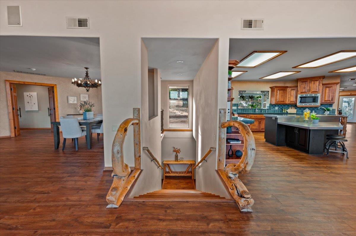 Penn Valley, California, 95946, United States, 4 Bedrooms Bedrooms, ,5 BathroomsBathrooms,Residential,Active,1941359