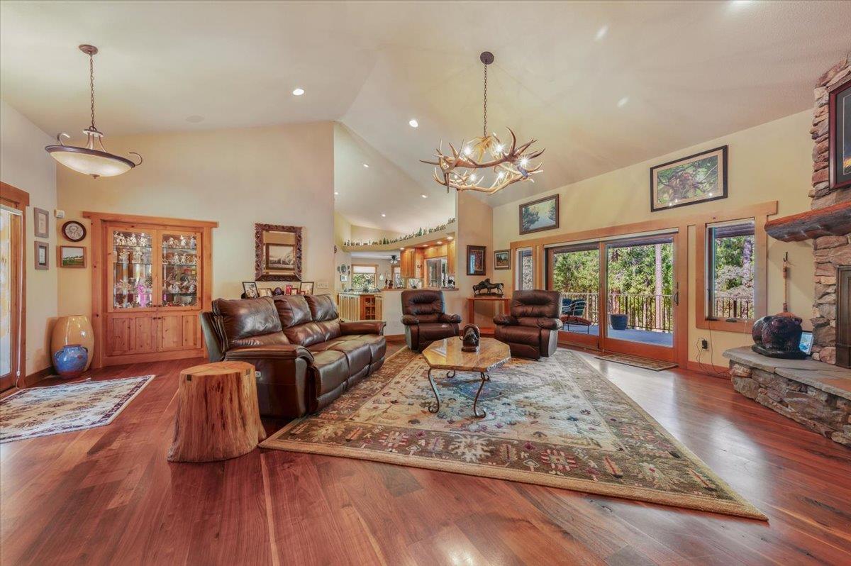 Nevada City, California, 95959, United States, 4 Bedrooms Bedrooms, ,4 BathroomsBathrooms,Residential,Active,2043131