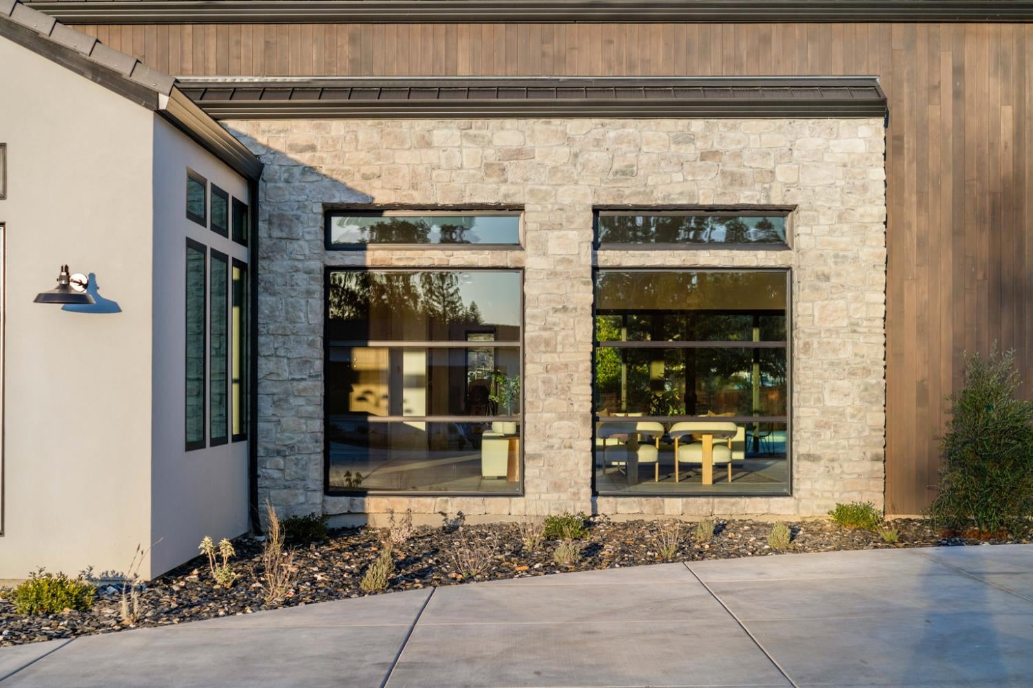 Loomis, California, 95650, United States, 4 Bedrooms Bedrooms, ,5 BathroomsBathrooms,Residential,Active,1893259