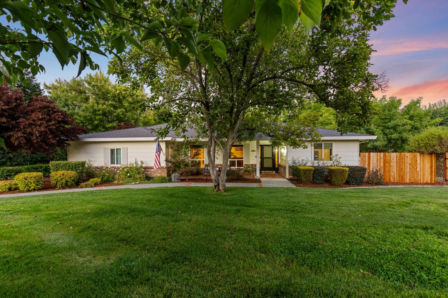 Loomis, California, 95650, United States, 3 Bedrooms Bedrooms, ,2 BathroomsBathrooms,Residential,Pending,1922290