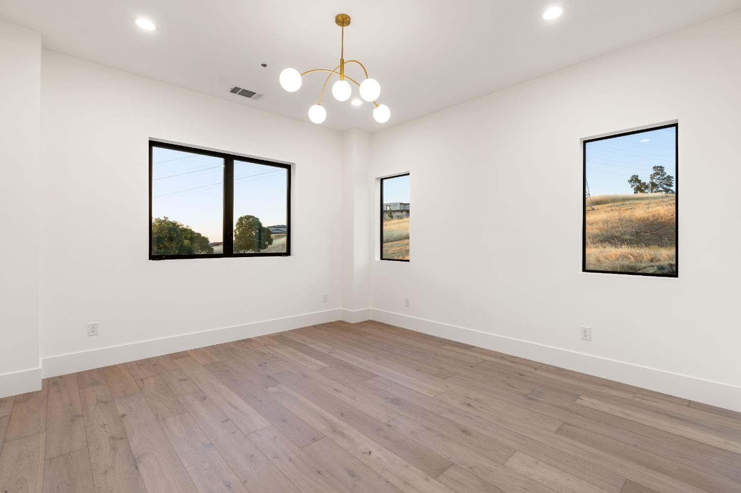 El Dorado Hills, California, 95762, United States, 5 Bedrooms Bedrooms, ,5 BathroomsBathrooms,Residential,Active,1998588