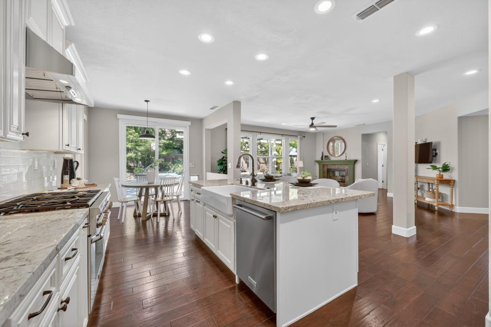 El Dorado Hills, California, 95762, United States, 5 Bedrooms Bedrooms, ,3 BathroomsBathrooms,Residential,Pending,2045616