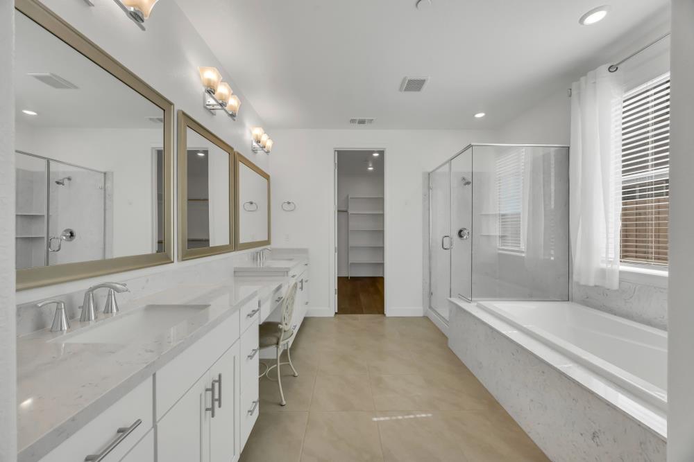 Folsom, California, 95630, United States, 4 Bedrooms Bedrooms, ,3 BathroomsBathrooms,Residential,Active,1922343