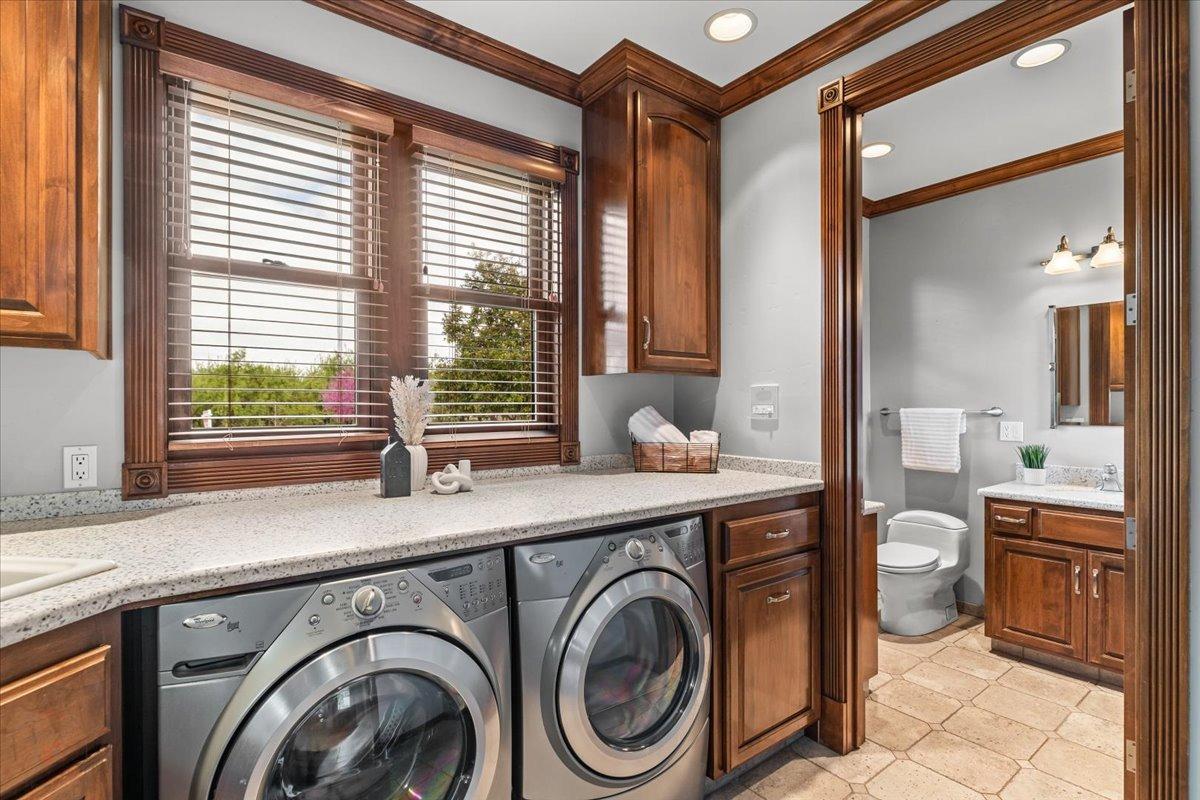 Ripon, California, 95366, United States, 3 Bedrooms Bedrooms, ,5 BathroomsBathrooms,Residential,Active,1808206