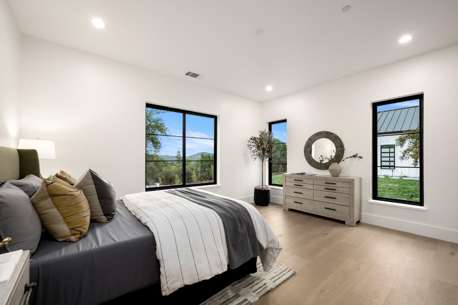 Newcastle, California, 95658, United States, 4 Bedrooms Bedrooms, ,6 BathroomsBathrooms,Residential,Active,1973288