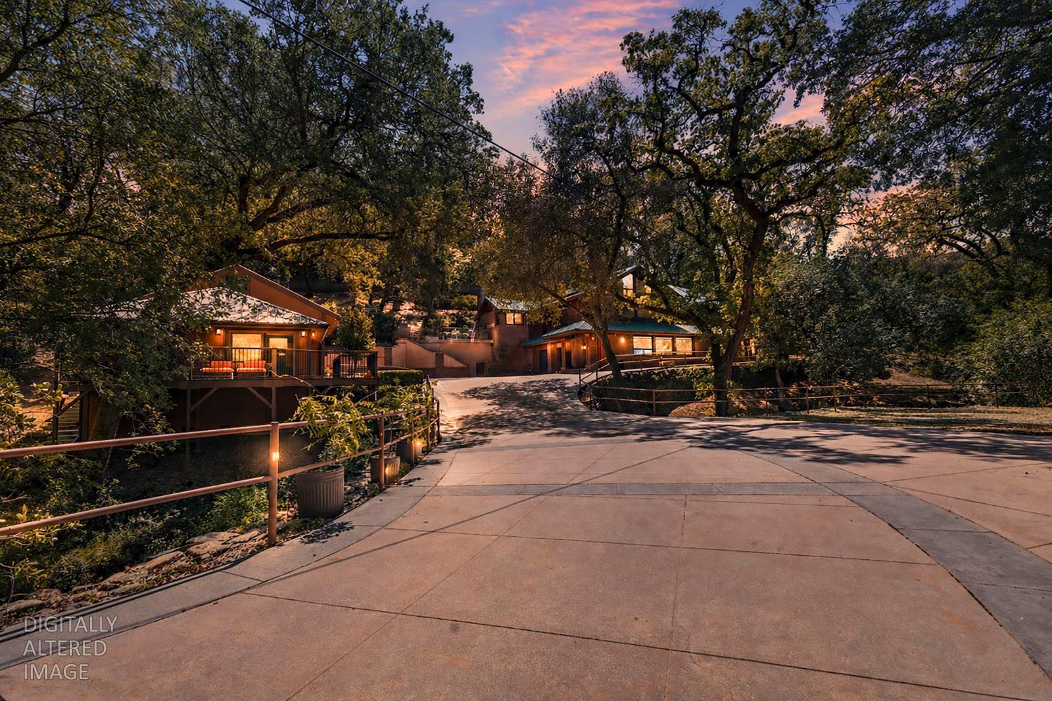Sutter Creek, California, 95685, United States, 2 Bedrooms Bedrooms, ,4 BathroomsBathrooms,Residential,Active,2038151