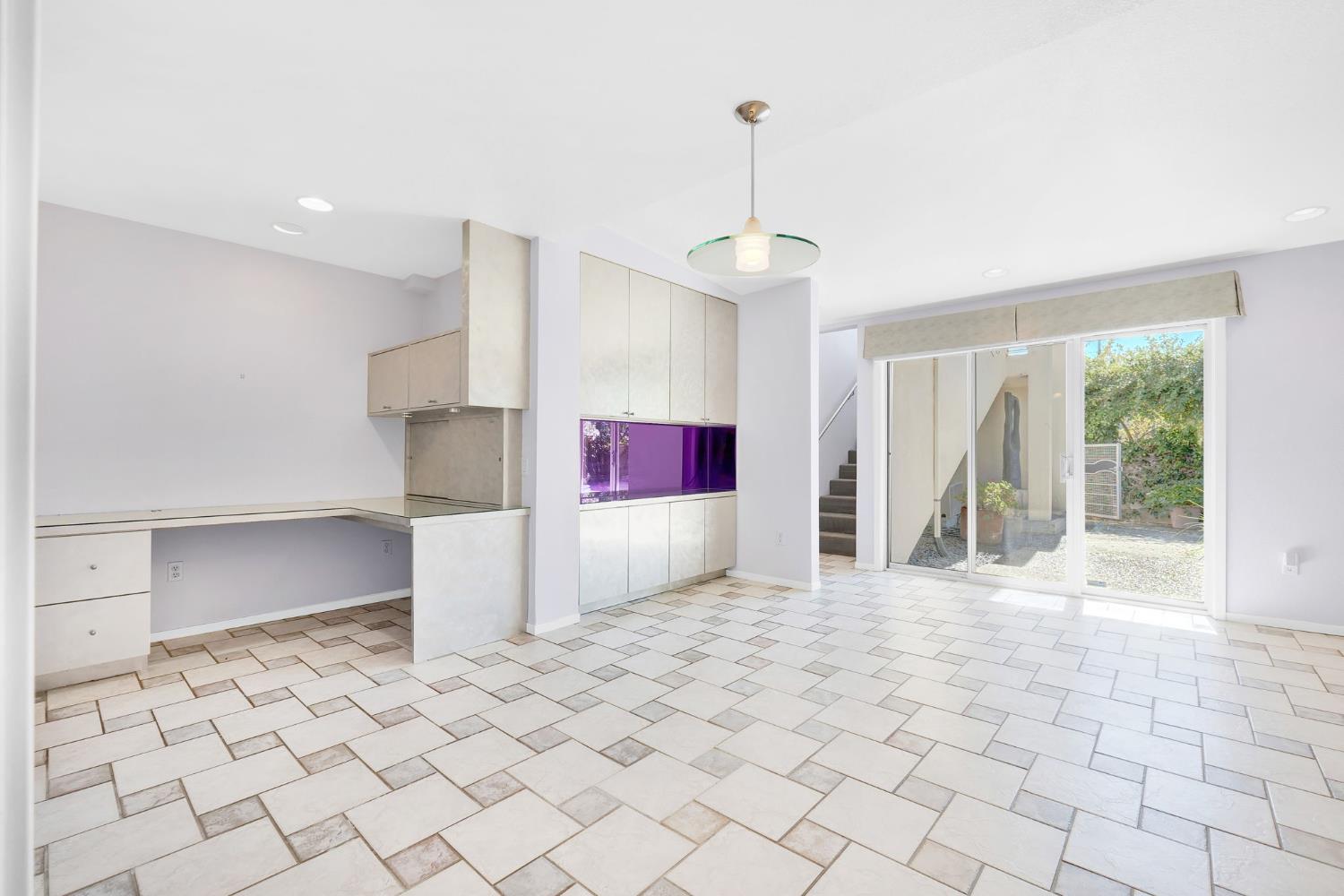 Davis, California, 95618, United States, 5 Bedrooms Bedrooms, ,4 BathroomsBathrooms,Residential,Active,1960157