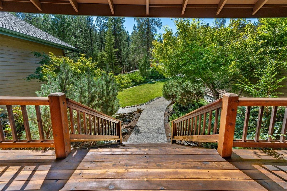Nevada City, California, 95959, United States, 4 Bedrooms Bedrooms, ,4 BathroomsBathrooms,Residential,Active,2043131