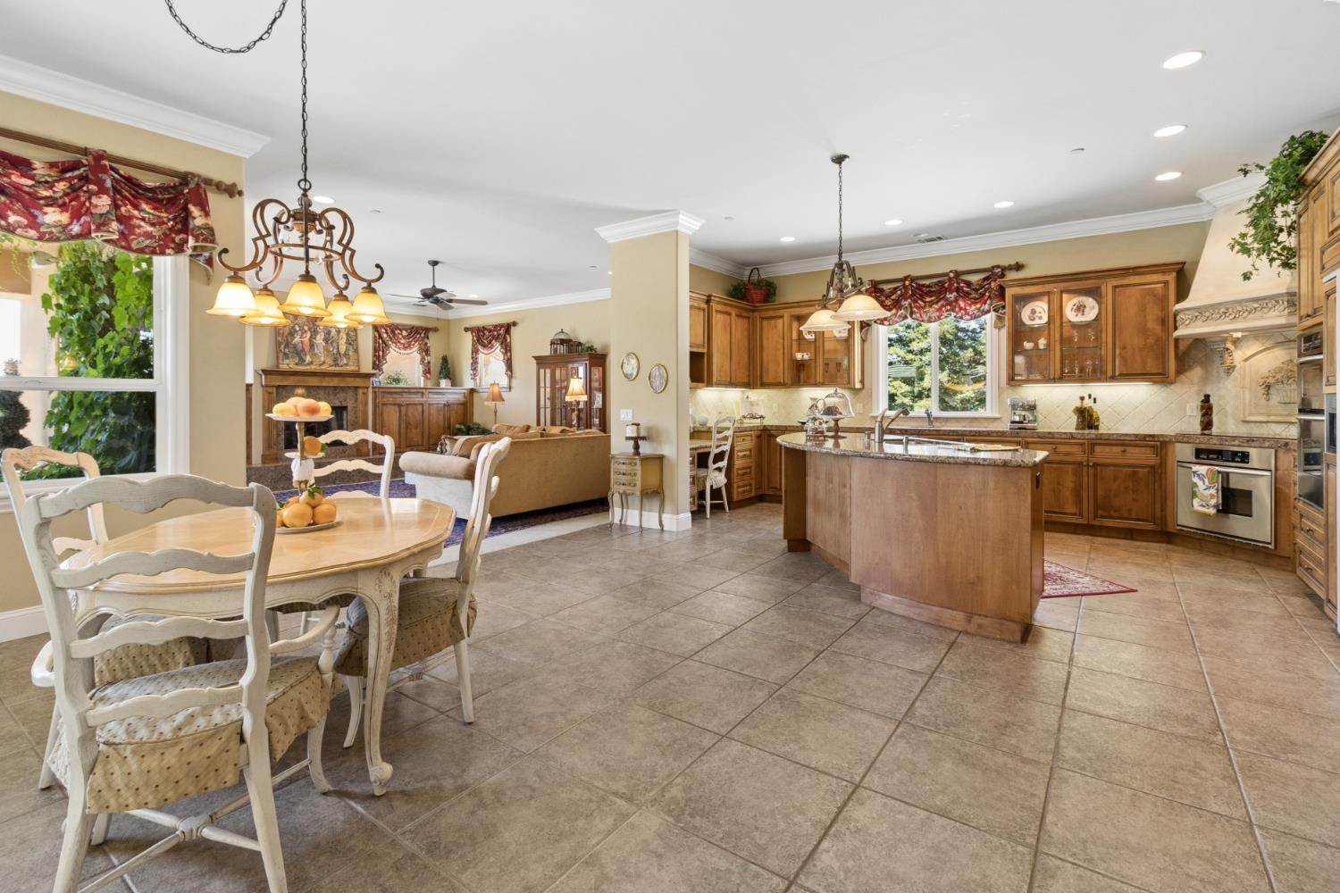 Sacramento, California, 95830, United States, 4 Bedrooms Bedrooms, ,4 BathroomsBathrooms,Residential,Active,2045041