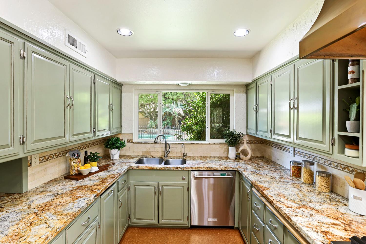 Modesto, California, 95350, United States, 4 Bedrooms Bedrooms, ,3 BathroomsBathrooms,Residential,Active,1877804