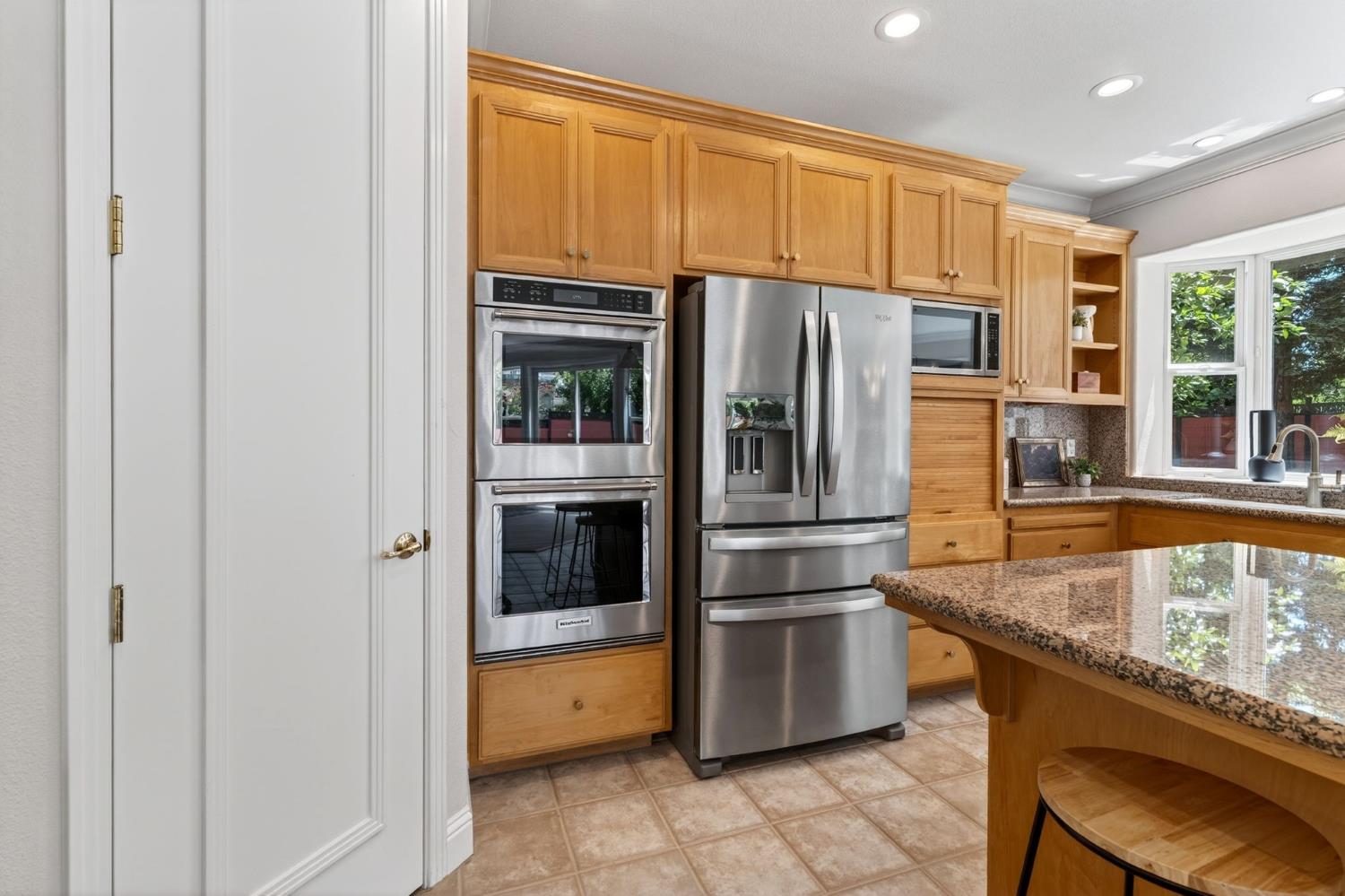 Davis, California, 95618, United States, 4 Bedrooms Bedrooms, ,3 BathroomsBathrooms,Residential,Pending,2045806