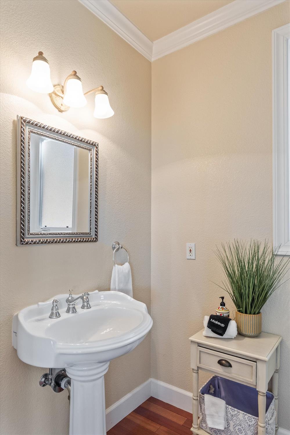 Murphys, California, 95247, United States, 4 Bedrooms Bedrooms, ,4 BathroomsBathrooms,Residential,Active,2006941