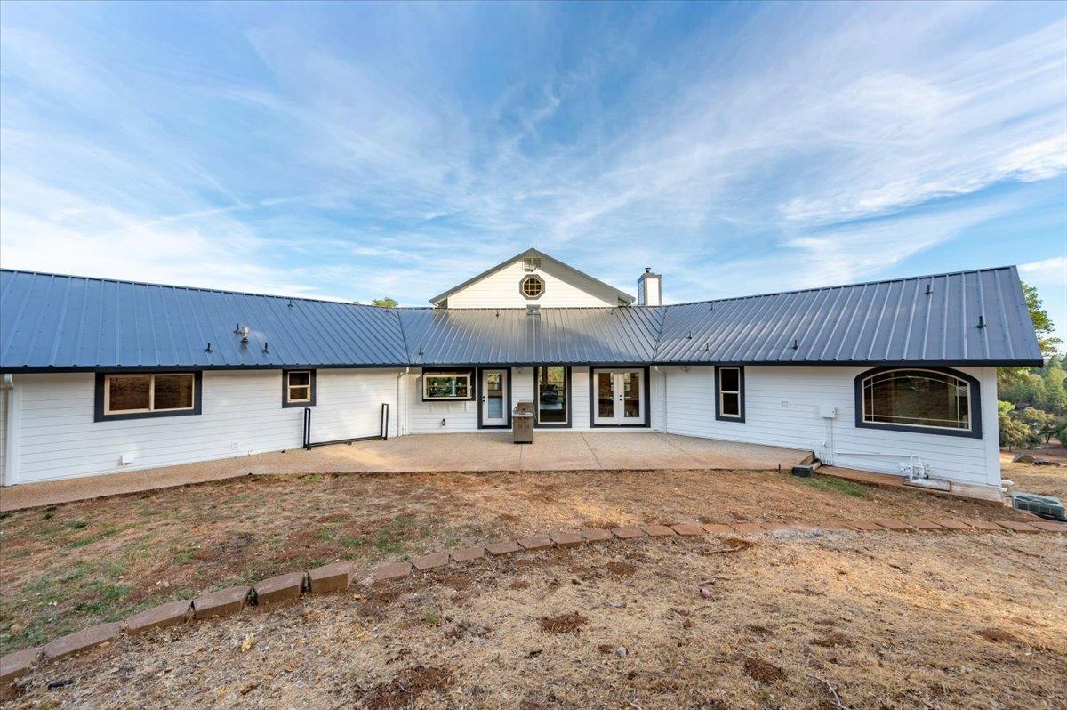 Penn Valley, California, 95946, United States, 4 Bedrooms Bedrooms, ,5 BathroomsBathrooms,Residential,Active,1941359