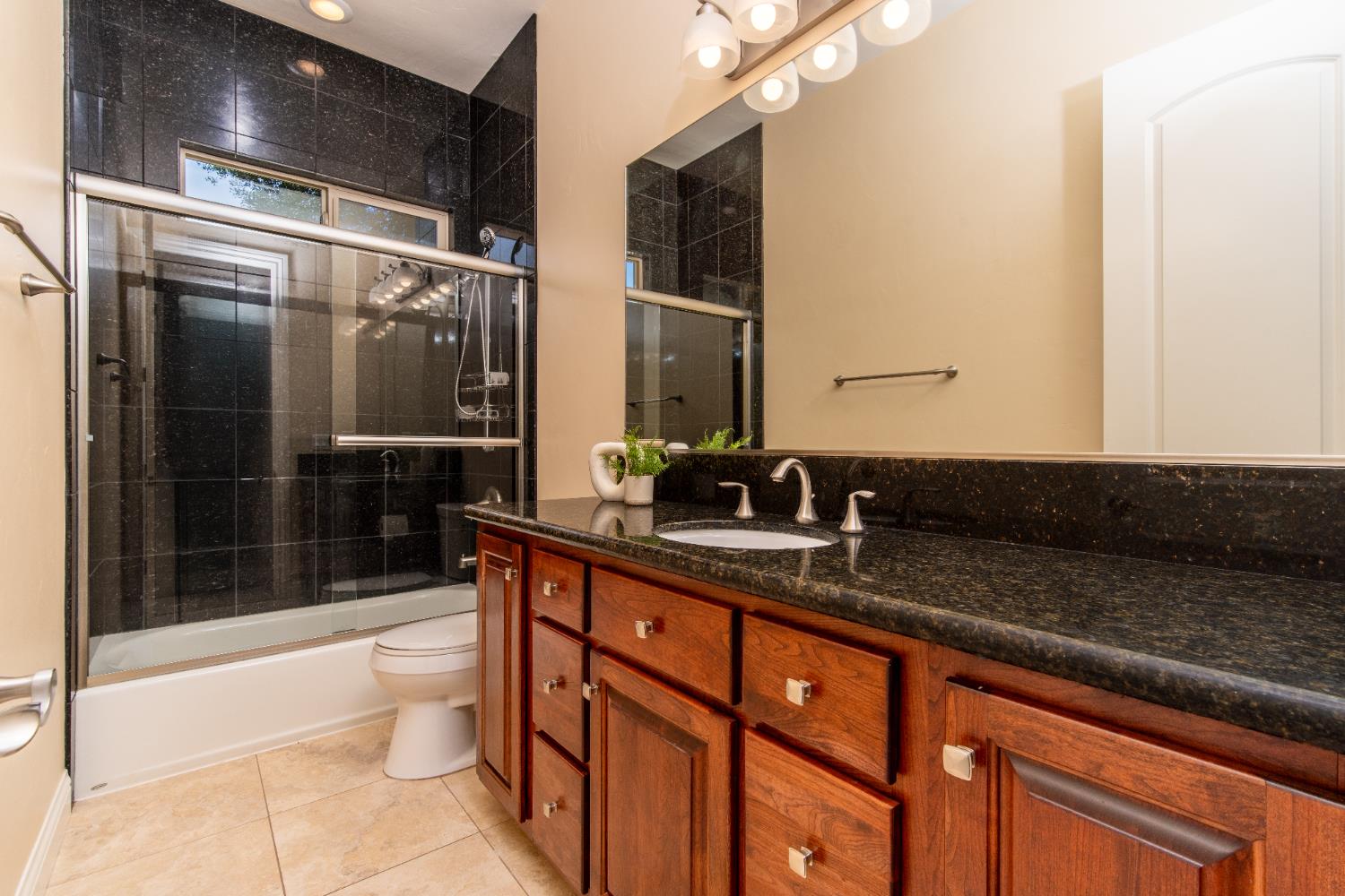 Shingle Springs, California, 95682, United States, ,4 BathroomsBathrooms,Residential,Active,1829887