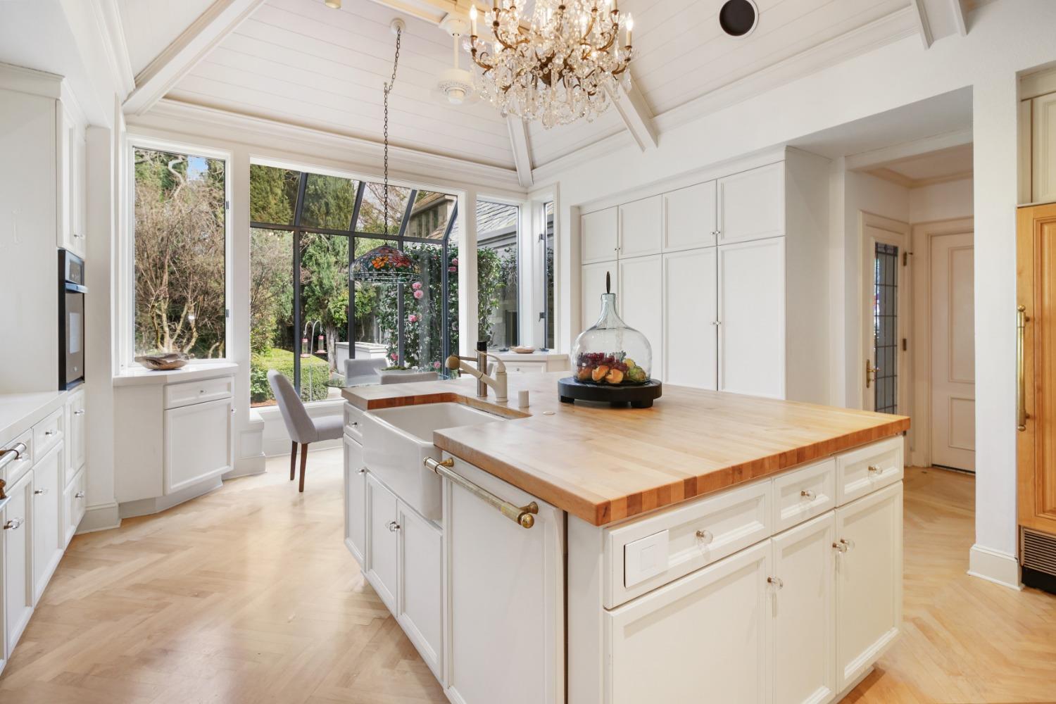 Sacramento, California, 95827, United States, 6 Bedrooms Bedrooms, ,7 BathroomsBathrooms,Residential,Active,1898041