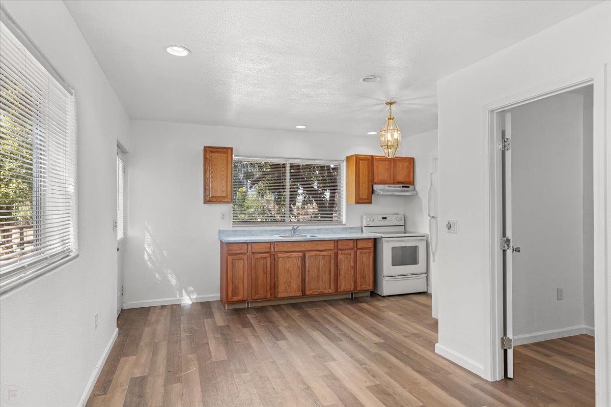 Galt, California, 95632, United States, 3 Bedrooms Bedrooms, ,3 BathroomsBathrooms,Residential,Active,1922295