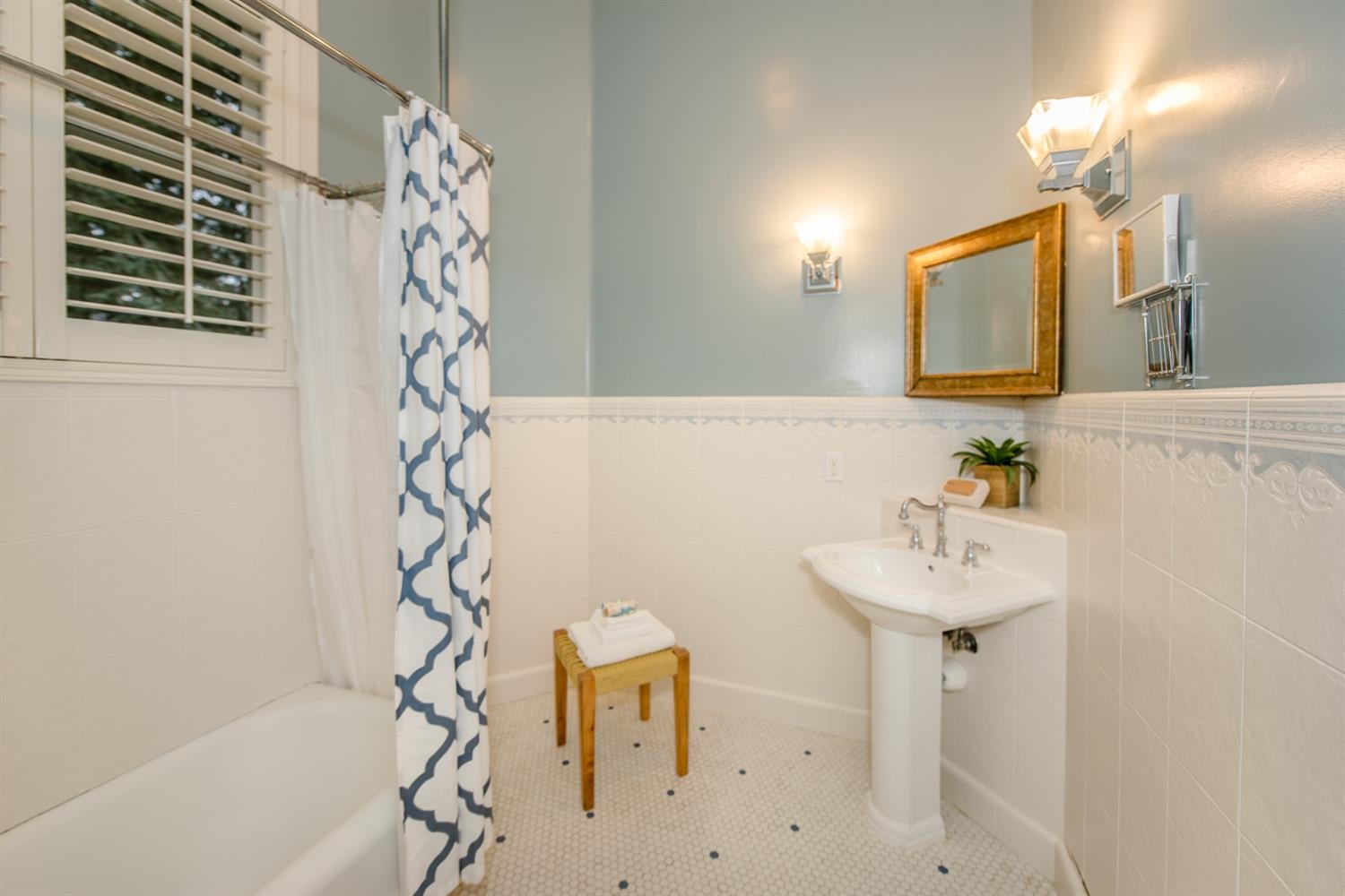 Woodland, California, 95695, United States, 5 Bedrooms Bedrooms, ,4 BathroomsBathrooms,Residential,Active,1843839