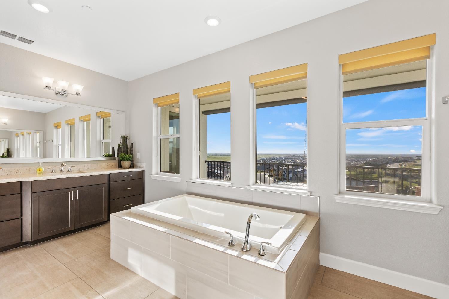 Folsom, California, 95630, United States, 4 Bedrooms Bedrooms, ,5 BathroomsBathrooms,Residential,Active,2008753