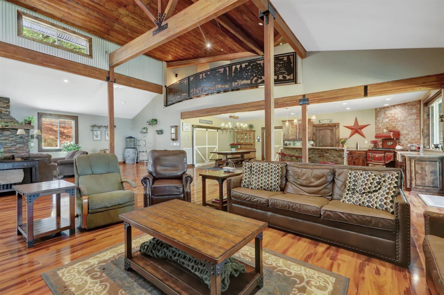 Grass Valley, California, 95949, United States, 4 Bedrooms Bedrooms, ,5 BathroomsBathrooms,Residential,Active,1941342