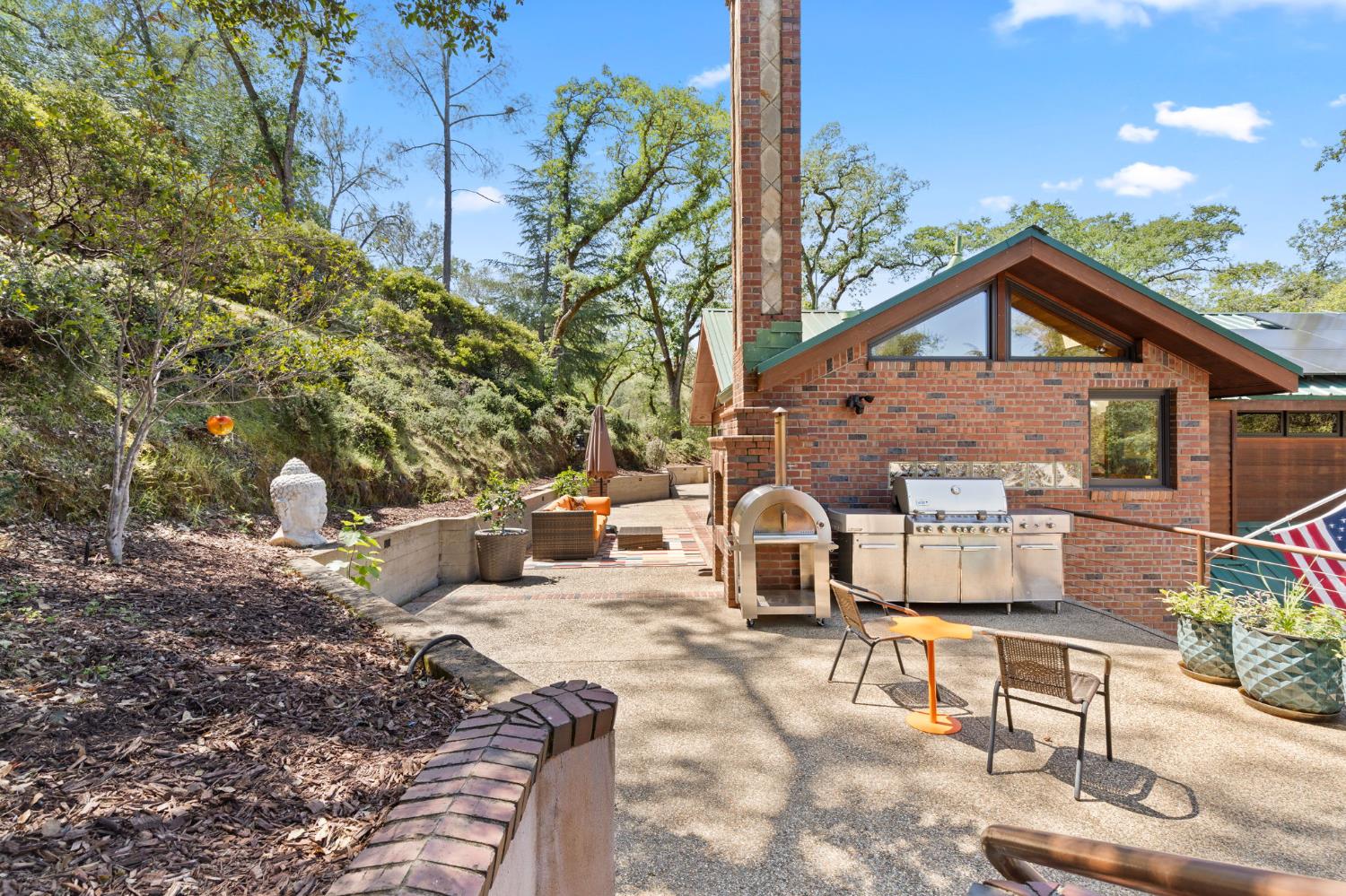 Sutter Creek, California, 95685, United States, 2 Bedrooms Bedrooms, ,4 BathroomsBathrooms,Residential,Active,2038151