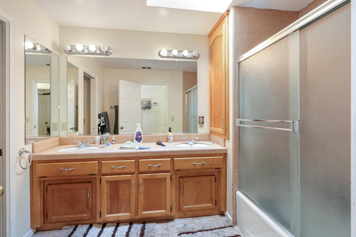 Woodland, California, 95695, United States, 4 Bedrooms Bedrooms, ,3 BathroomsBathrooms,Residential,Active,1929675