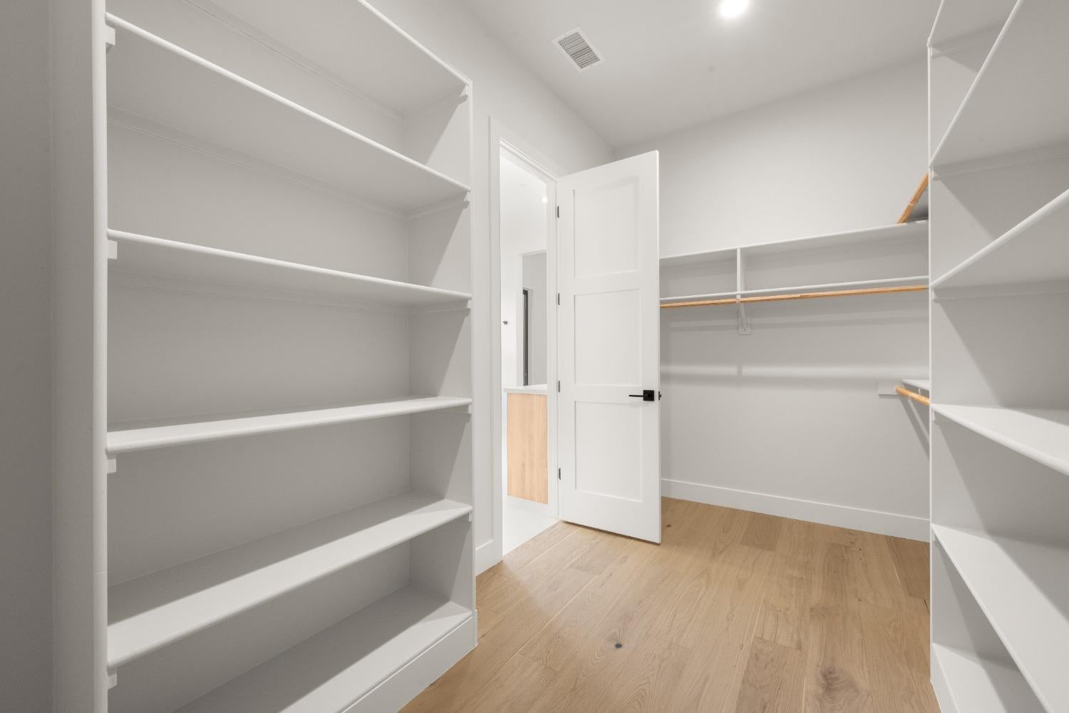 Auburn, California, 95602, United States, 4 Bedrooms Bedrooms, ,3 BathroomsBathrooms,Residential,Active,1959534