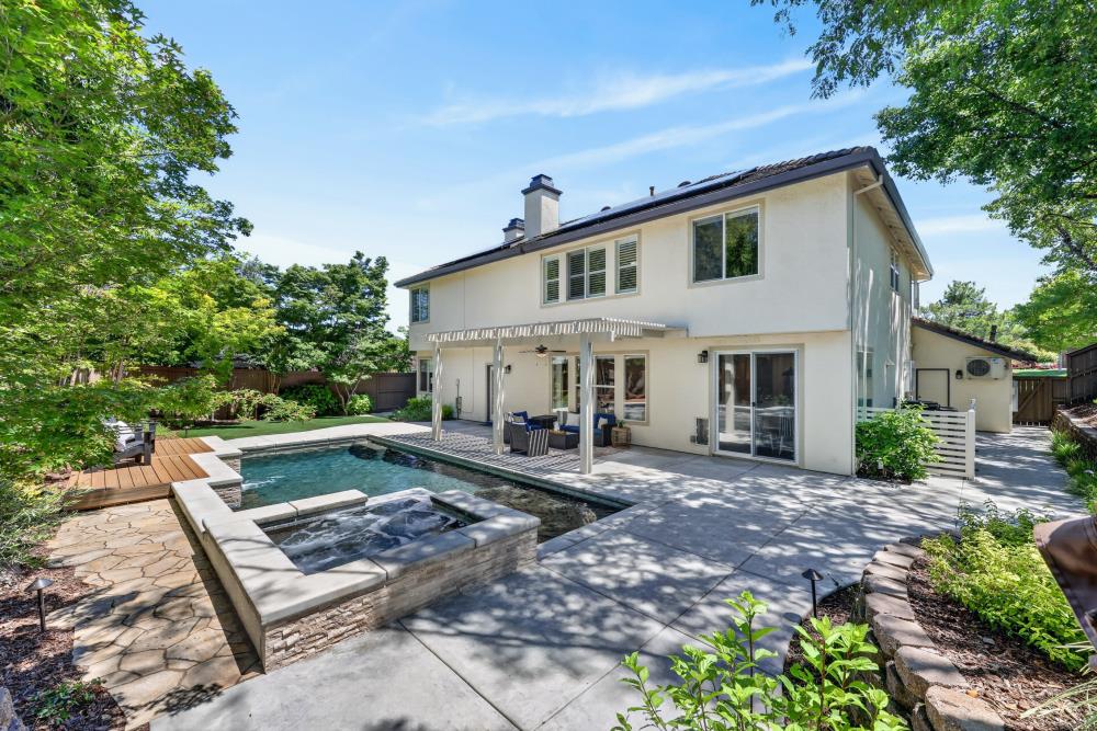 El Dorado Hills, California, 95762, United States, 5 Bedrooms Bedrooms, ,3 BathroomsBathrooms,Residential,Pending,2045616