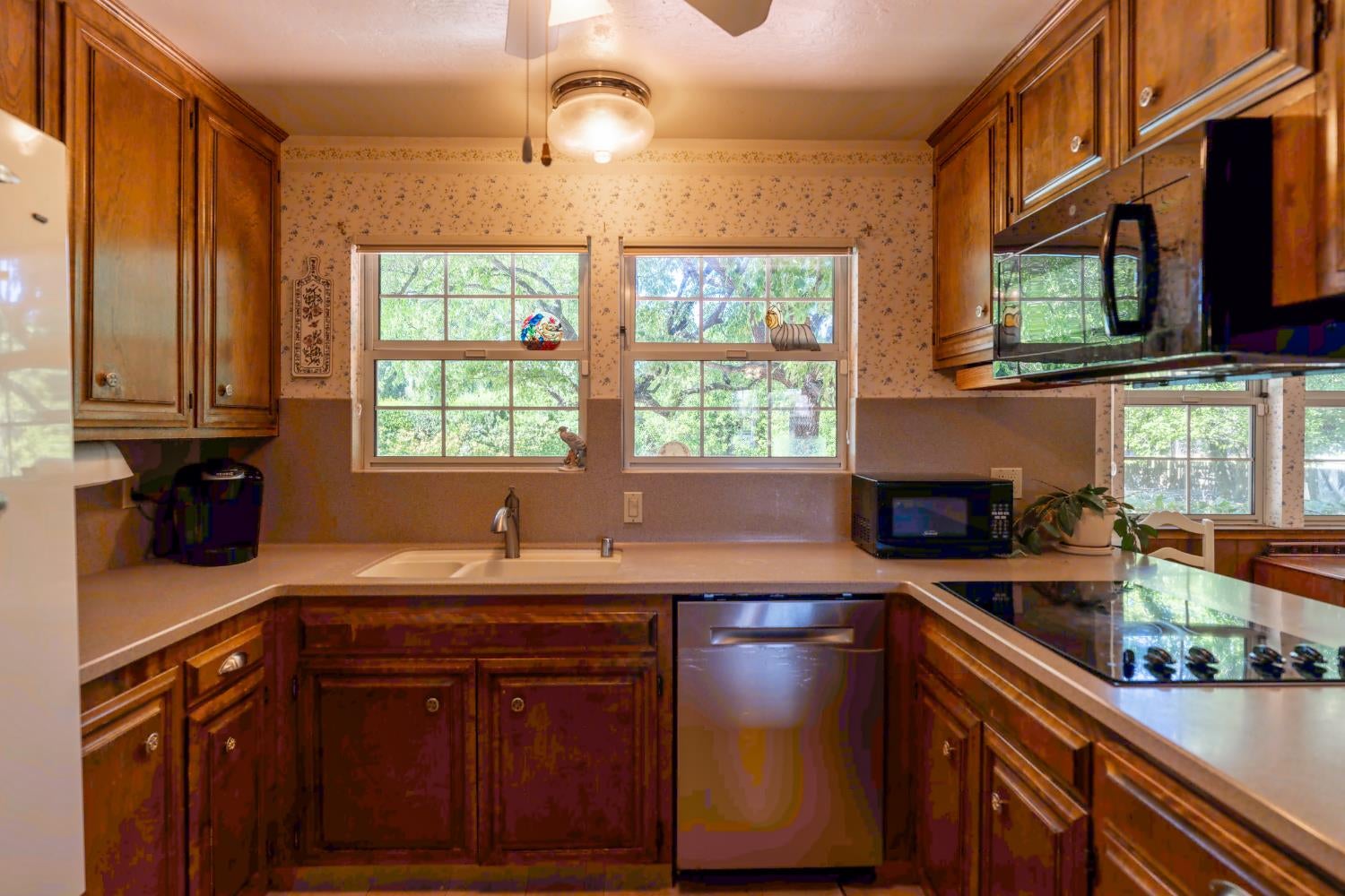 Woodland, California, 95695, United States, 5 Bedrooms Bedrooms, ,5 BathroomsBathrooms,Residential,Active,1907974