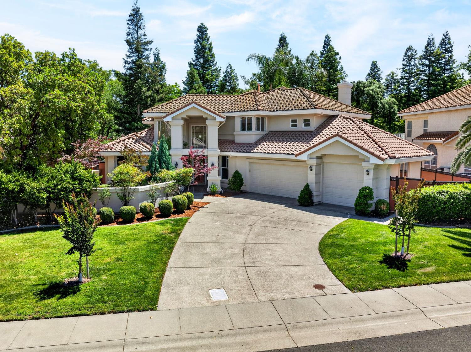 Davis, California, 95618, United States, 4 Bedrooms Bedrooms, ,3 BathroomsBathrooms,Residential,Pending,2045806