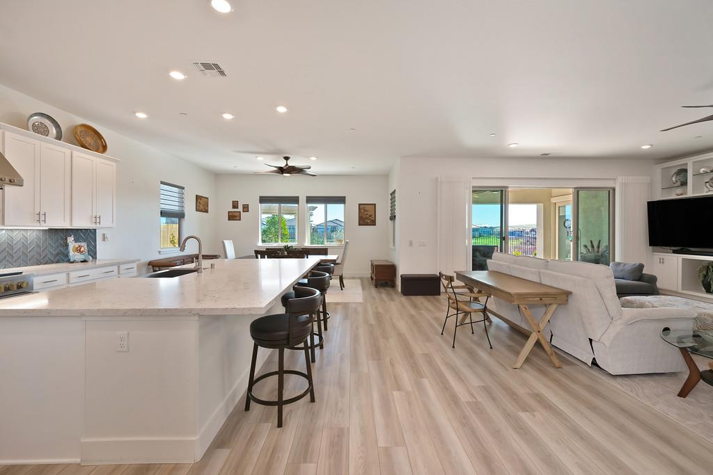 El Dorado Hills, California, 95762, United States, 2 Bedrooms Bedrooms, ,3 BathroomsBathrooms,Residential,Active,2009425