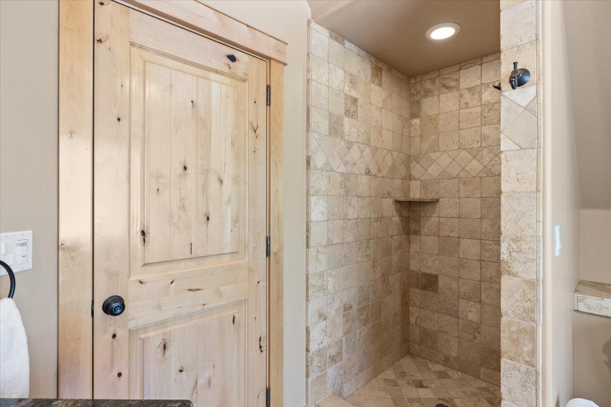 Nevada City, California, 95959, United States, 3 Bedrooms Bedrooms, ,4 BathroomsBathrooms,Residential,Active,1893237