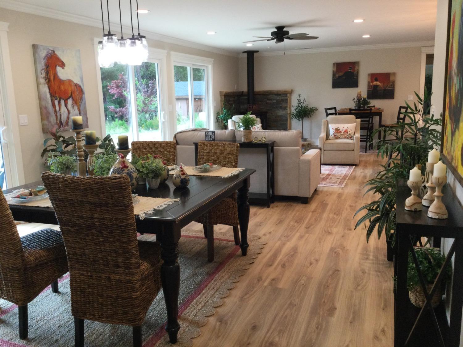 Pollock Pines, California, 95726, United States, 4 Bedrooms Bedrooms, ,3 BathroomsBathrooms,Residential,Active,1880012