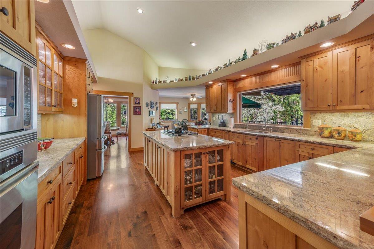 Nevada City, California, 95959, United States, 4 Bedrooms Bedrooms, ,4 BathroomsBathrooms,Residential,Active,1919076