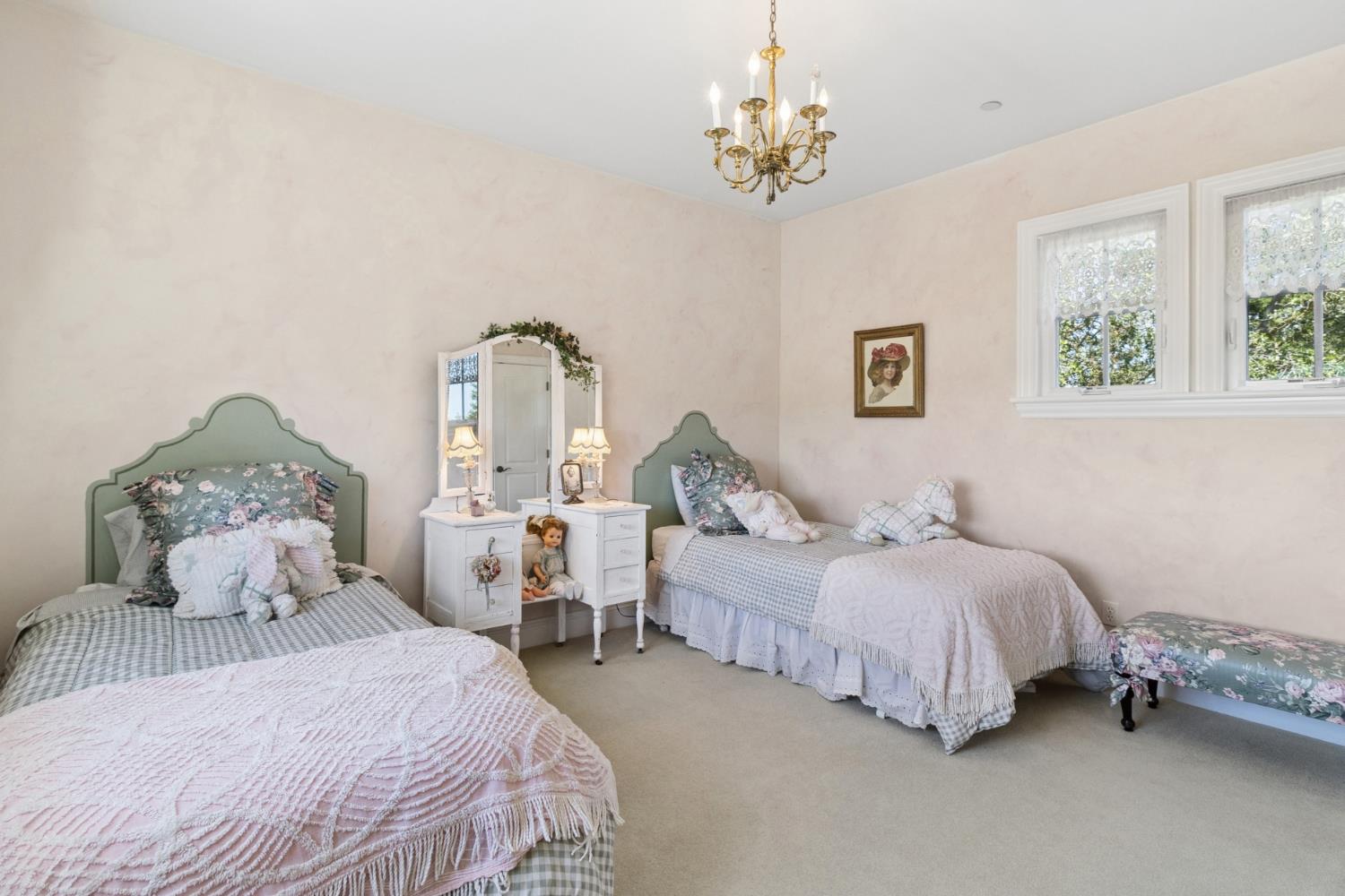 Sacramento, California, 95830, United States, 4 Bedrooms Bedrooms, ,4 BathroomsBathrooms,Residential,Active,2045041