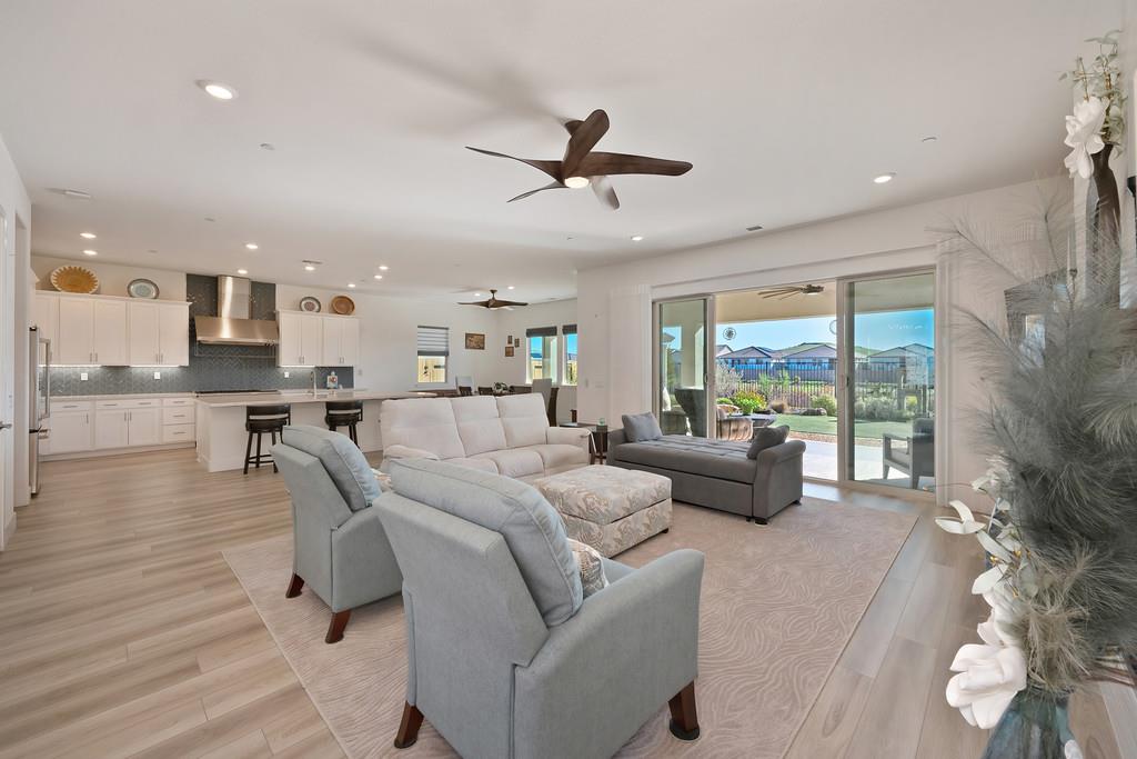 El Dorado Hills, California, 95762, United States, 2 Bedrooms Bedrooms, ,3 BathroomsBathrooms,Residential,Active,2009425