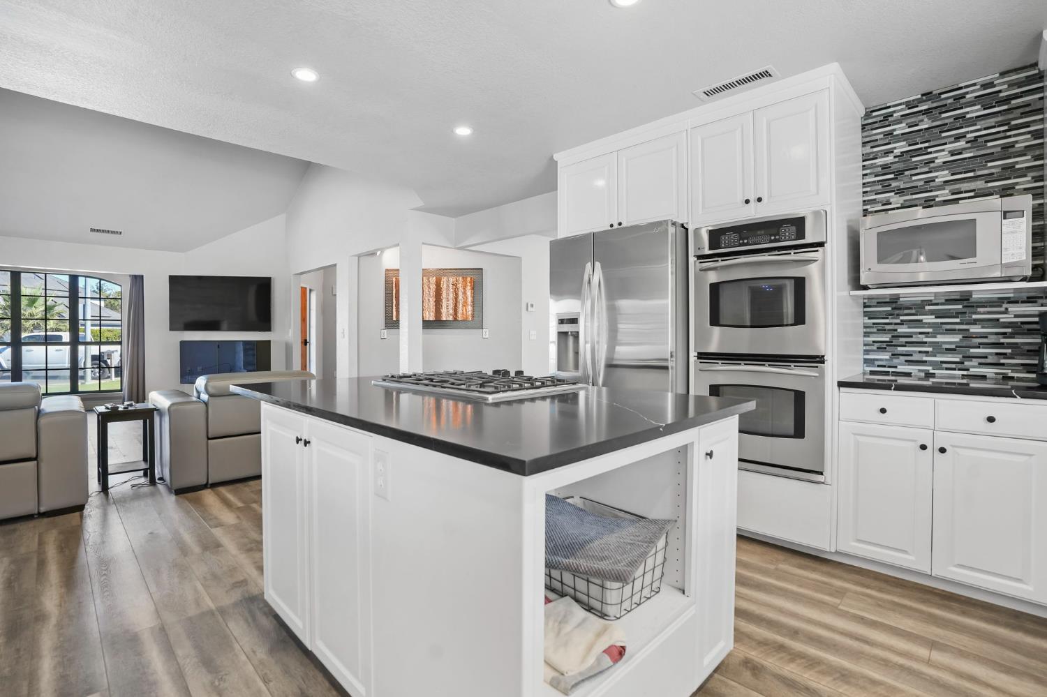 Modesto, California, 95356, United States, 4 Bedrooms Bedrooms, ,4 BathroomsBathrooms,Residential,Active,2045551