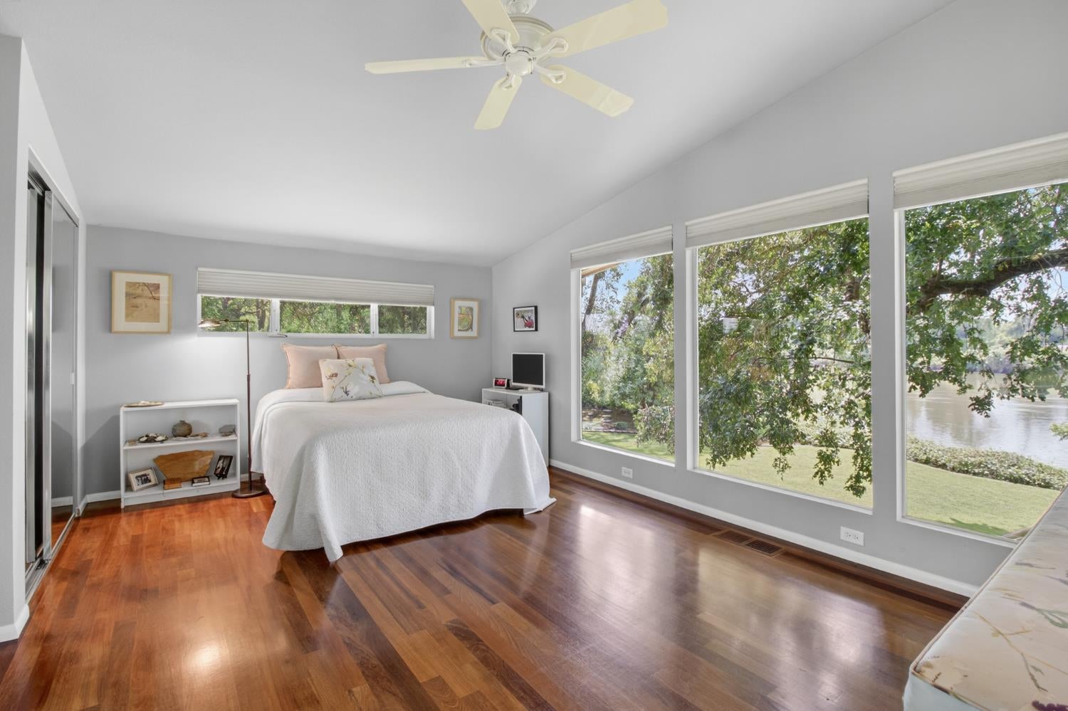 Sacramento, California, 95837, United States, 3 Bedrooms Bedrooms, ,2 BathroomsBathrooms,Residential,Active,2052080