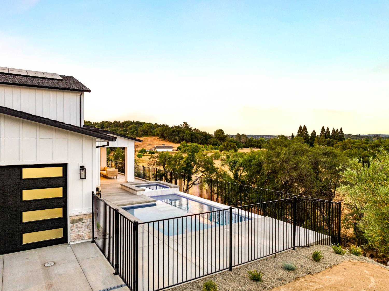 Loomis, California, 95650, United States, 5 Bedrooms Bedrooms, ,4 BathroomsBathrooms,Residential,Active,1959535