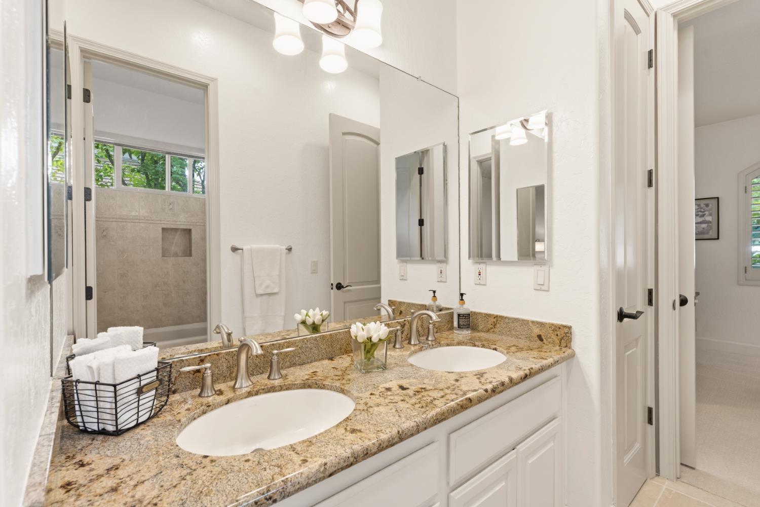 El Dorado Hills, California, 95762, United States, 3 Bedrooms Bedrooms, ,3 BathroomsBathrooms,Residential,Active,2044534