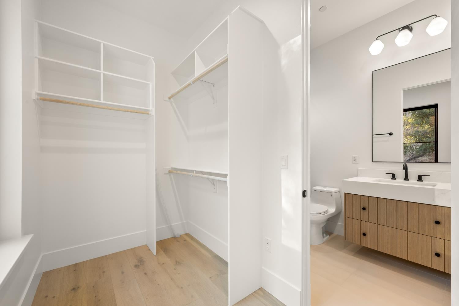 Loomis, California, 95650, United States, 5 Bedrooms Bedrooms, ,4 BathroomsBathrooms,Residential,Active,1959535