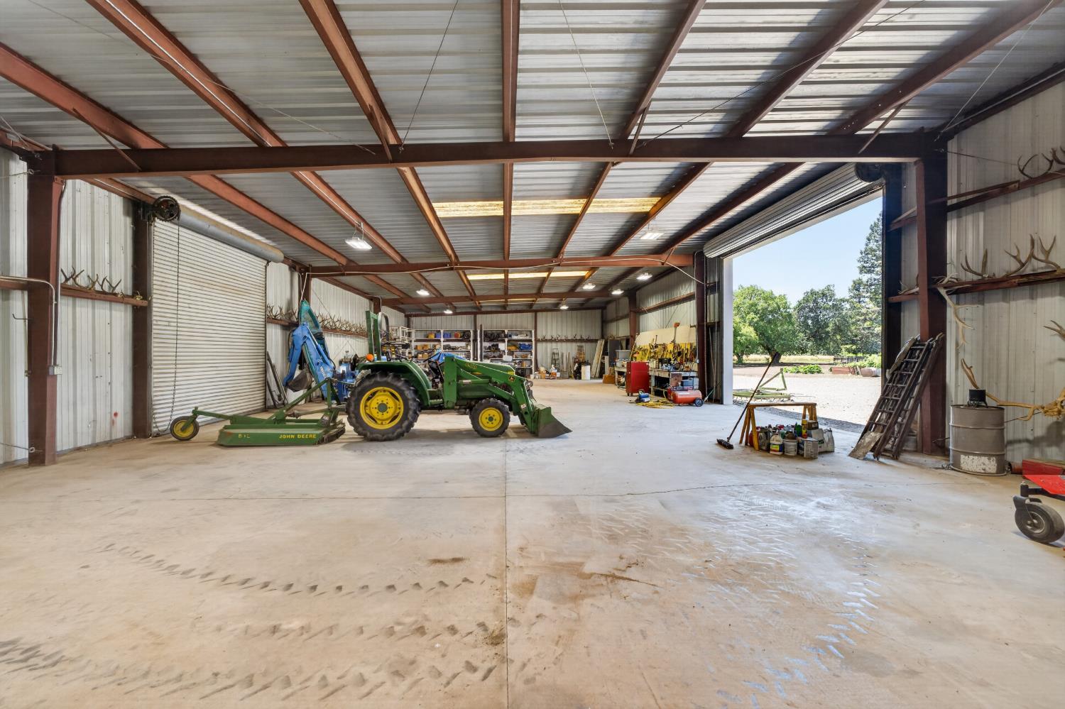 Woodland, California, 95776, United States, 5 Bedrooms Bedrooms, ,3 BathroomsBathrooms,Residential,Pending,2045625