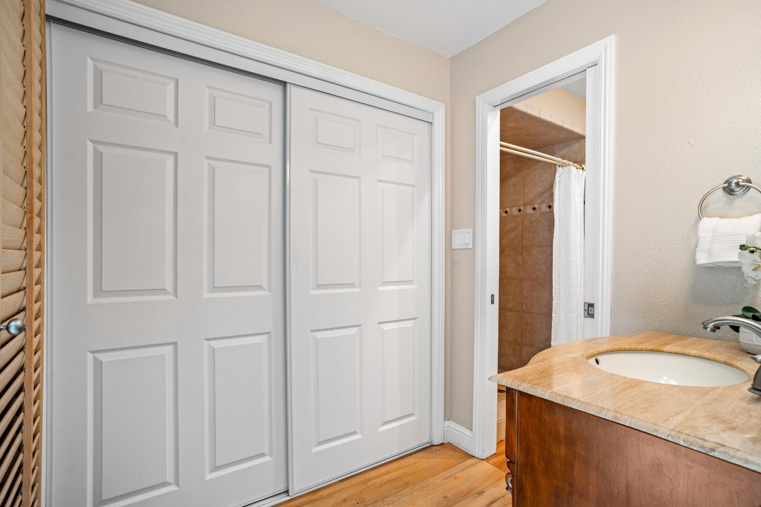 Sacramento, California, 95864, United States, 5 Bedrooms Bedrooms, ,3 BathroomsBathrooms,Residential,Active,1946308
