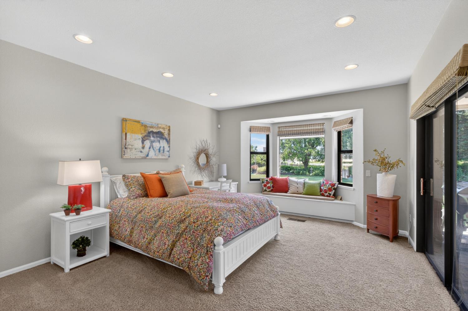 Woodland, California, 95776, United States, 5 Bedrooms Bedrooms, ,3 BathroomsBathrooms,Residential,Pending,2045625