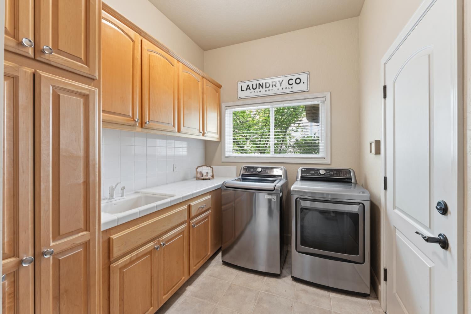 El Dorado Hills, California, 95762, United States, 3 Bedrooms Bedrooms, ,3 BathroomsBathrooms,Residential,Active,2044534