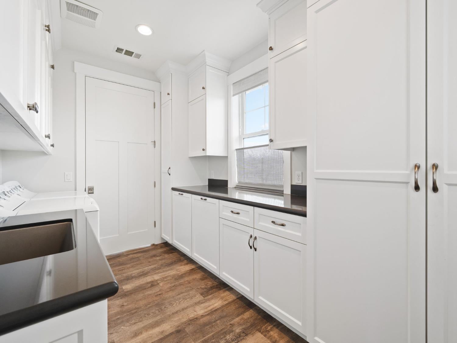 Davis, California, 95616, United States, ,3 BathroomsBathrooms,Residential,Active,1808296