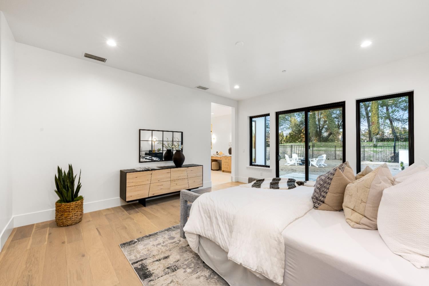 Newcastle, California, 95658, United States, 5 Bedrooms Bedrooms, ,4 BathroomsBathrooms,Residential,Active,2013165