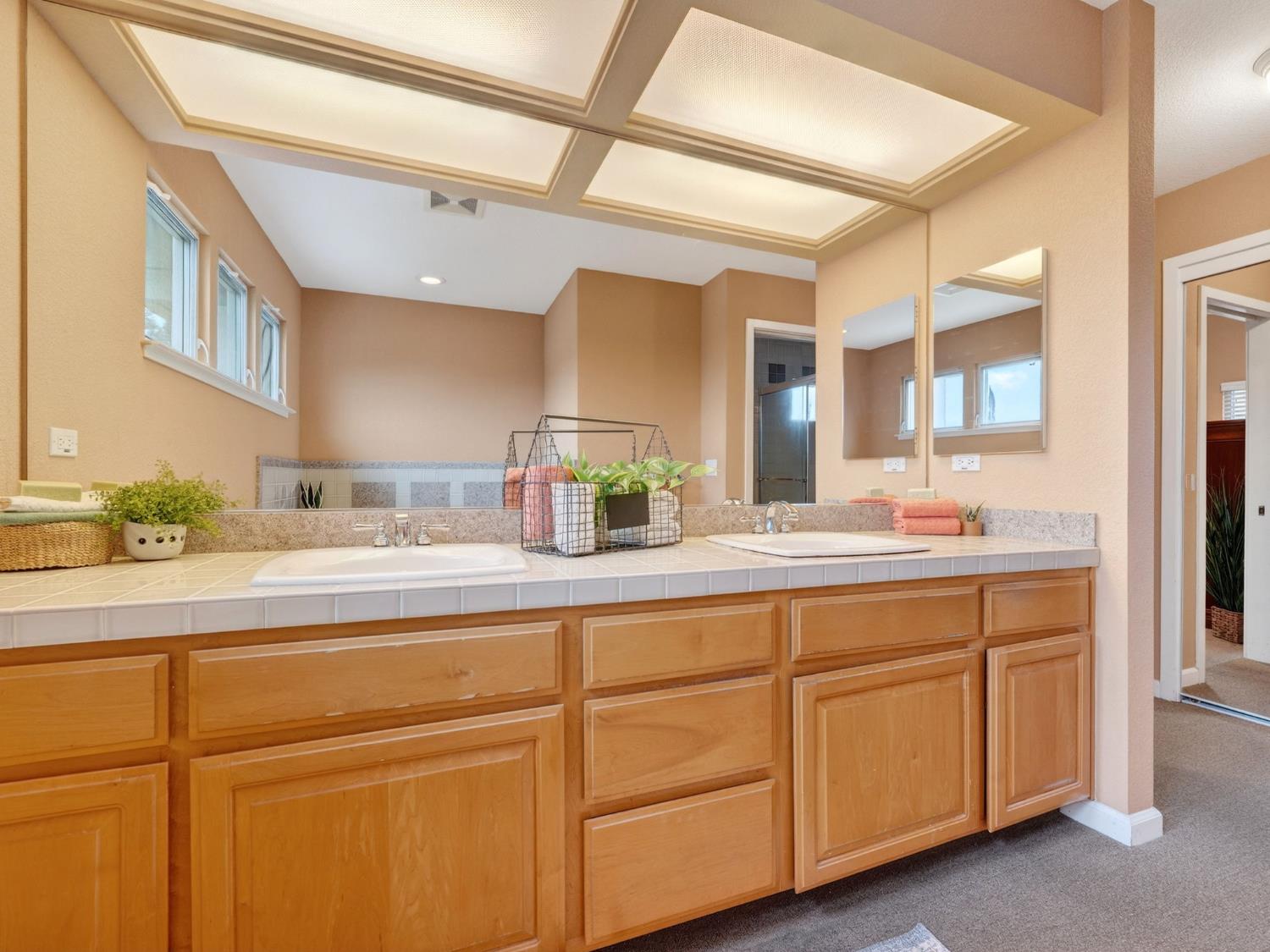 Davis, California, 95616, United States, 4 Bedrooms Bedrooms, ,3 BathroomsBathrooms,Residential,Active,2012895